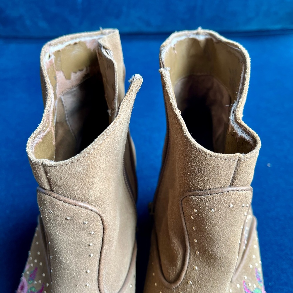 Gianni Bini Ramsie Bayside Taupe Suede Embroidered Floral Stars Ankle Boots 8.5 - Picture 5 of 6